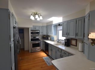 36 Trenton Ave, East Atlantic Beach, NY 11561