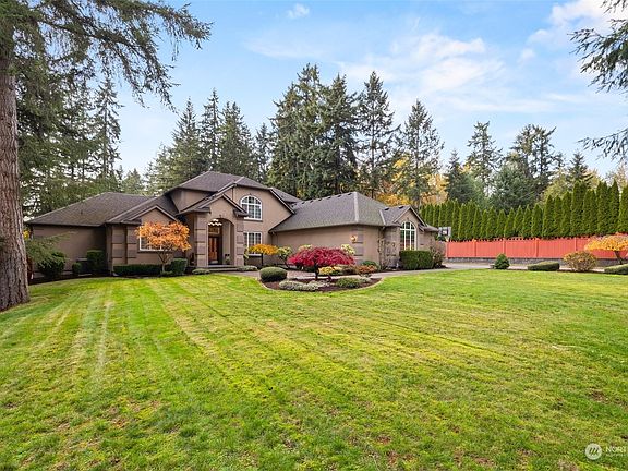 3rd image of 6001 187th Avenue E