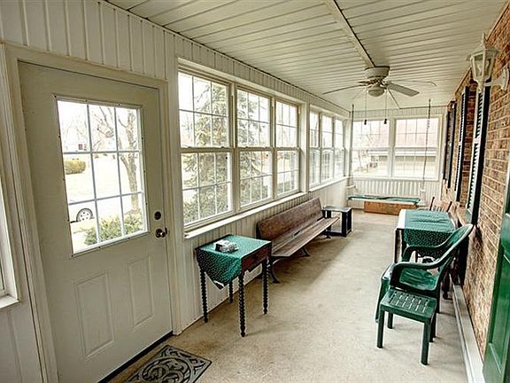 3rd image of 4909 Strathaven Dr