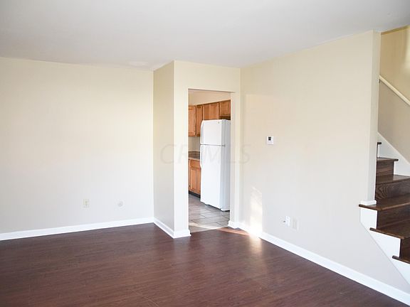 3rd image of 1175 Sanborn Pl APT A