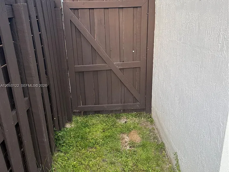 9128 SW 162nd Pl — Photo 23