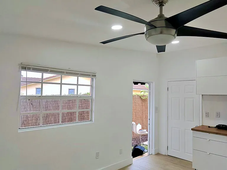 1110 SW 104th Ave — Photo 11