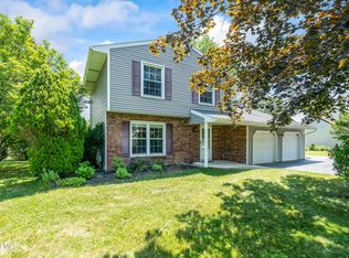 6 Mallards Lndg S, Waterford, NY 12188