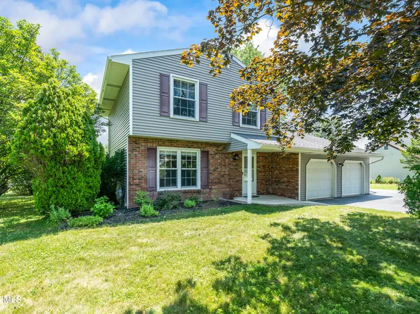 6 S Mallards Landing S, Waterford, NY 12188