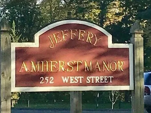 252 West St APT 4, Amherst, MA 01002