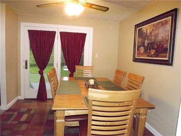 3rd image of 913 Lindfield Dr