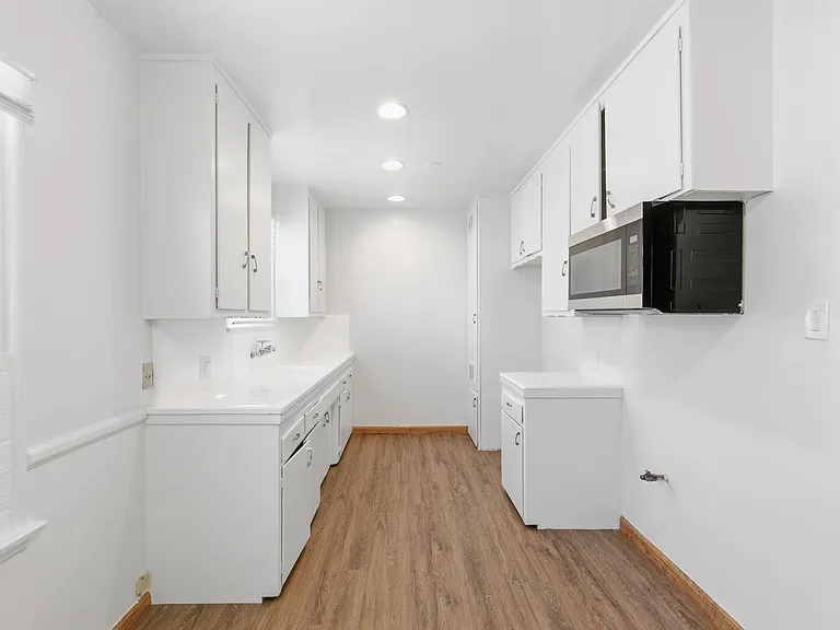 20610 Hartland Street — Photo 4