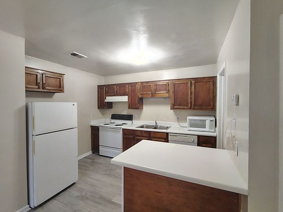 4th image of 1011 Beatty Rd #C7