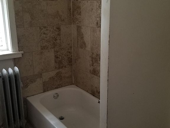 4th image of 7541 S Essex Ave #2