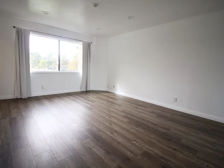 1832 Rockefeller Ln #8 — Photo 12