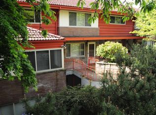 2317 NE 55th St, Seattle, WA 98105