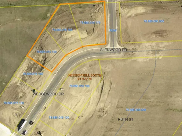 3003-3005 Wedgewood Dr #7, Yankton, SD 57078