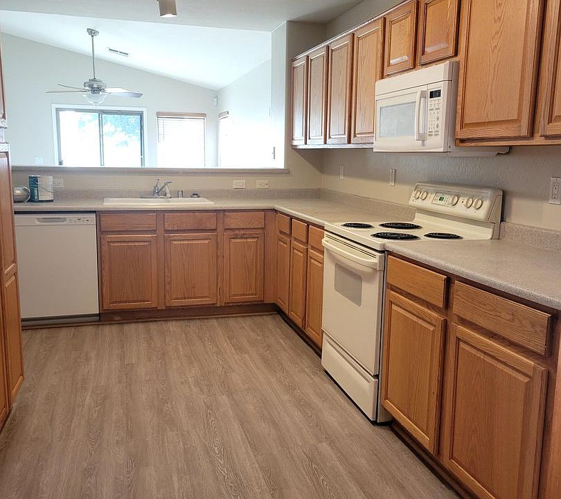 2nd image of 16087 W Acapulco Ln