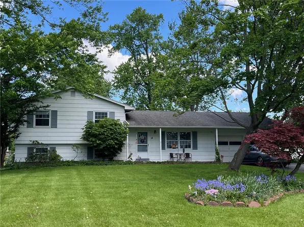 14 Watch Hill Dr, Rochester, NY 14624