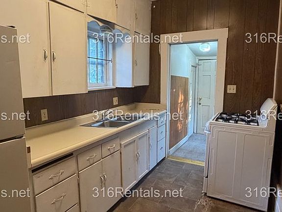 4th image of 620 S Washington St