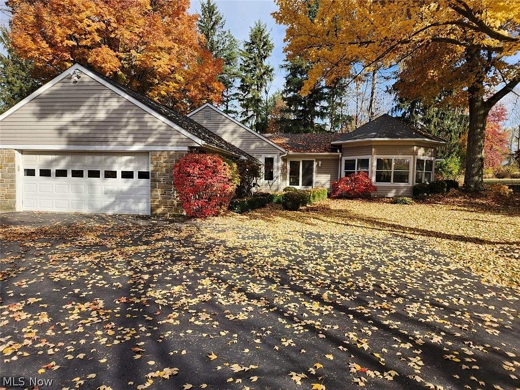 17029 Snyder Rd, Chagrin Falls, OH 44023 Zillow