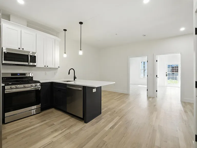 633 Newark Ave #302 — Photo 19