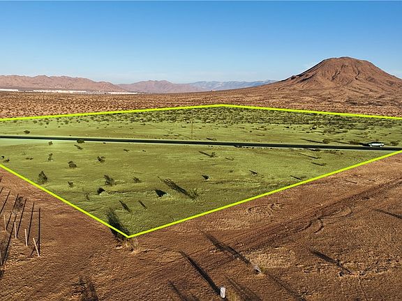 3rd image of 4 Stoddard Wells Rd