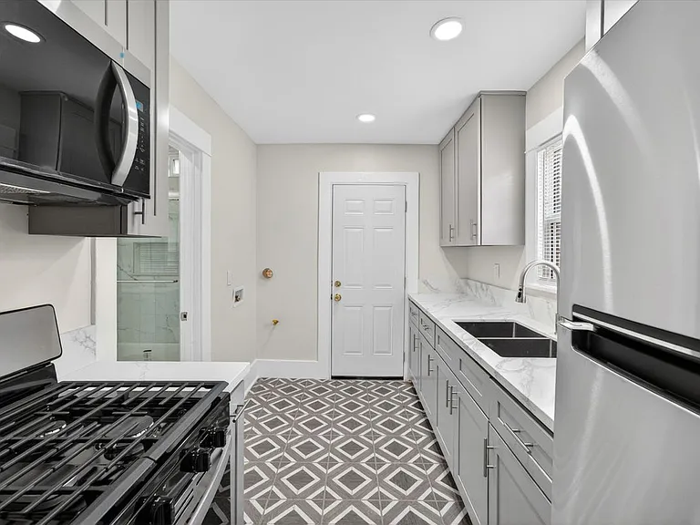 5008 1/2 S Wilton Pl — Photo 19