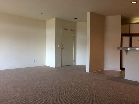 5th image of 2222 N Beachwood Dr APT 310
