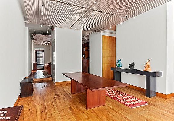 5th image of 35 E 20th St APT 2