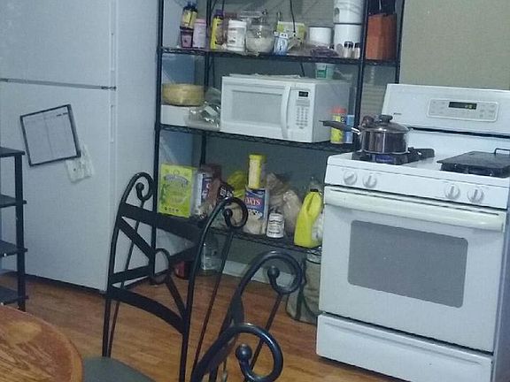 5th image of 3105 N California Ave