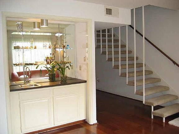 4th image of 10363 Briar Forest Dr
