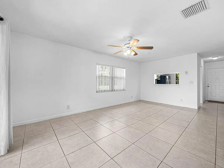 16422 Straw Way — Photo 13
