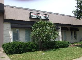 318 N Lake St, Aurora, IL 60506