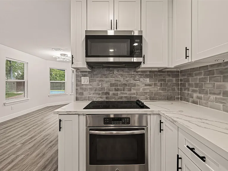 10011 Pine Pass Dr — Photo 8