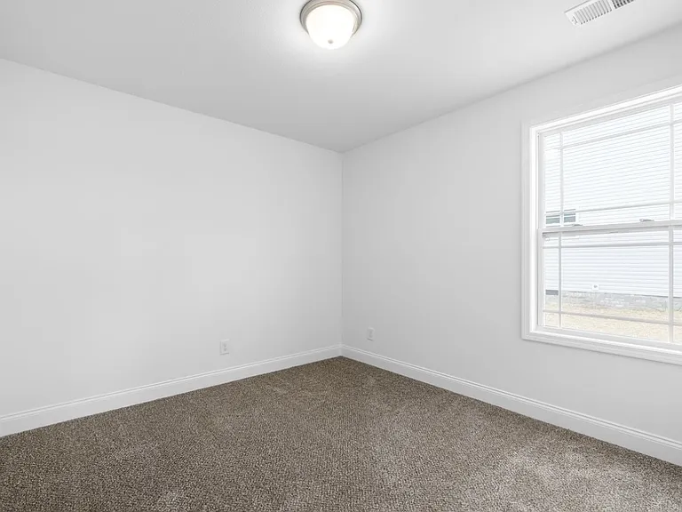 1360 Harmon Ln — Photo 22
