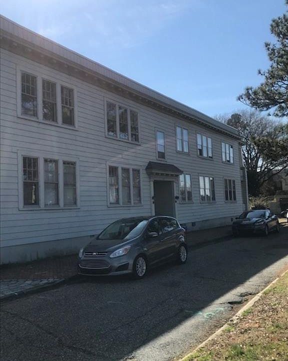 1st image of 301 Dinwiddie St #2