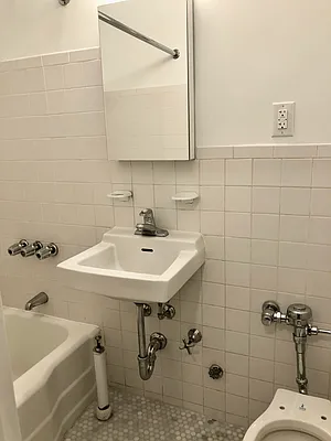 Rented by SP Brokerage Inc | media 7