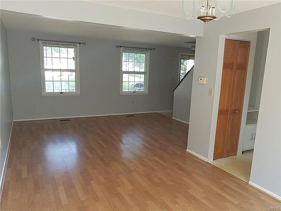 5th image of 2284 Mercer St