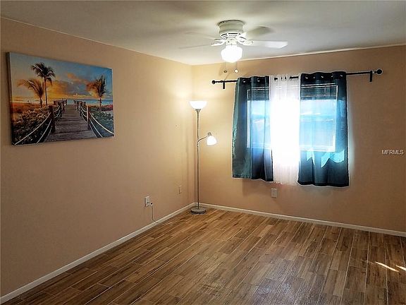 5th image of 852 Sky Loch Dr S