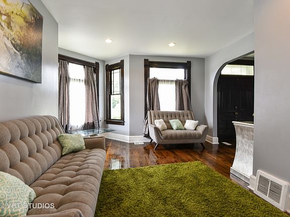 2nd image of 16021 S Park Ave