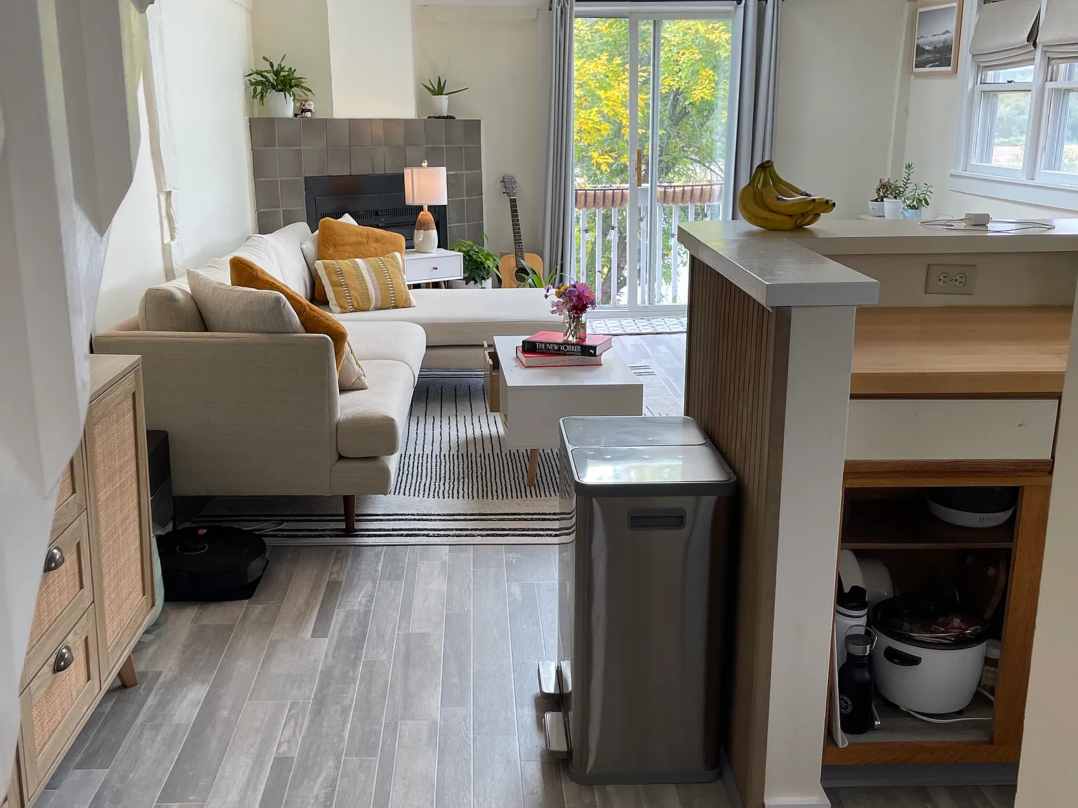 3 bed, 930 sqft, $2,397 — Photo 1