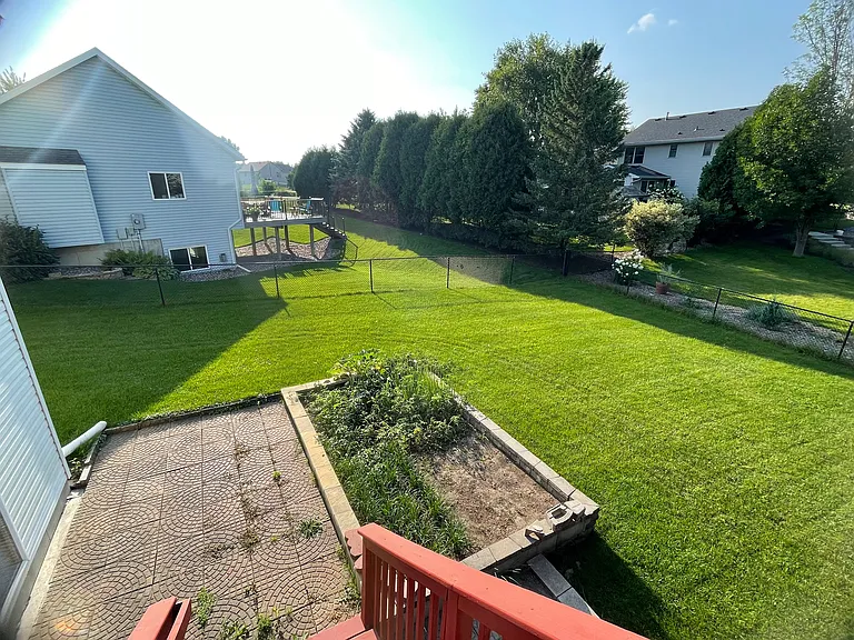 929 Plymouth Ln NW — Photo 8