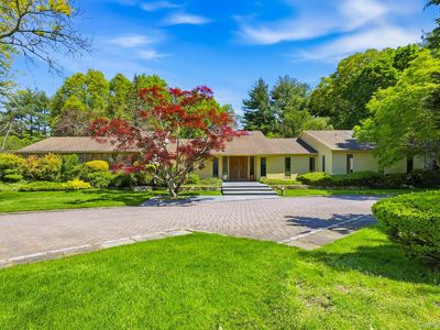 17 Hastings Road, Old Westbury, NY, 11568