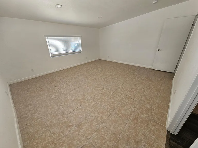 5900 Gipsy Ave — Photo 7