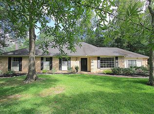 1300 Plantation Dr, Dickinson, TX 77539