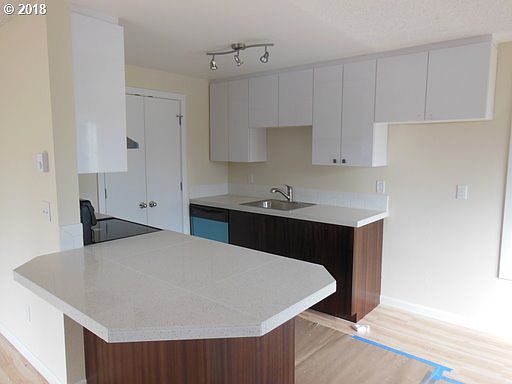 5th image of 7861 SE Milwaukie Ave