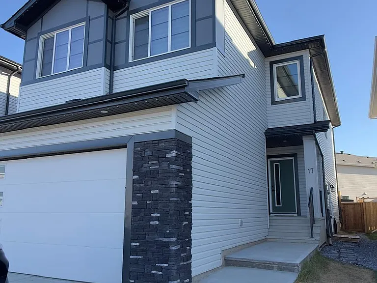 17 Dalquist Bay — Photo 1