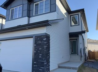 17 Dalquist Bay, Leduc, AB T9E 0N4
