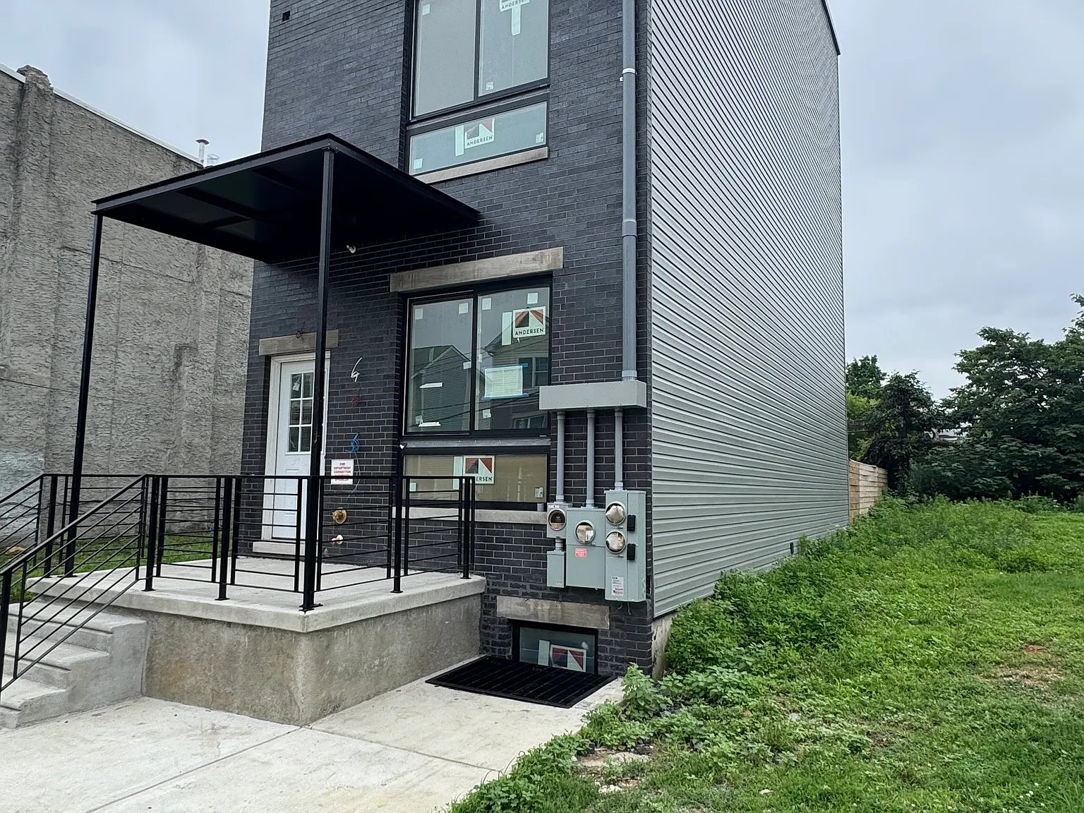 3 bed, $2,500 — Photo 1
