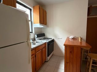31-39 34th St #3D, Astoria, NY 11106
