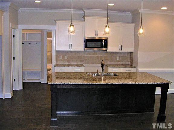 4th image of 213 Nashville Dr #45
