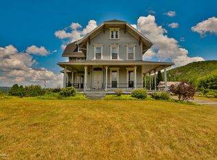 10 Penn Ave, Palmerton, PA 18071