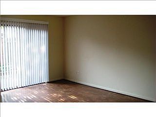 2nd image of 2913 Grinnell Ln