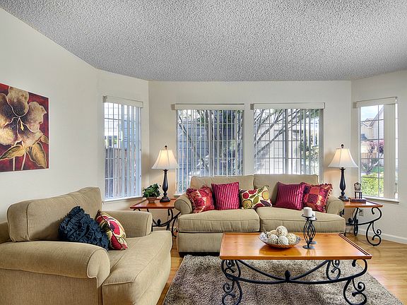 4th image of 1553 Shumaker Way